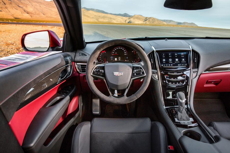 Торпедо Cadillac ATS-V Championship Edition 2018 года  (фото 5 из 7)
